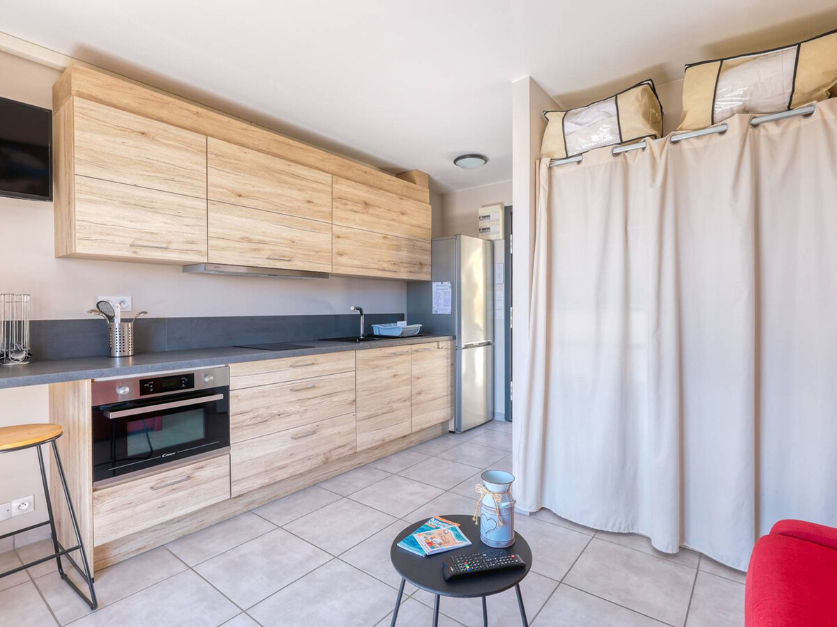 Studio rénové avec terrasse, 2 min du centre Lavandou - Photo 4