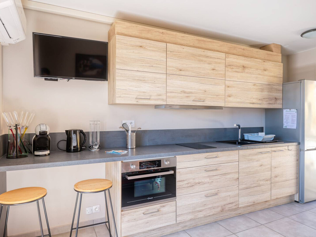 Studio rénové avec terrasse, 2 min du centre Lavandou - Photo 10
