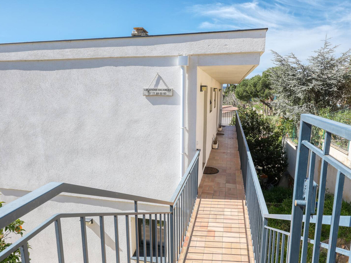 Studio rénové avec terrasse, 2 min du centre Lavandou - Photo 16