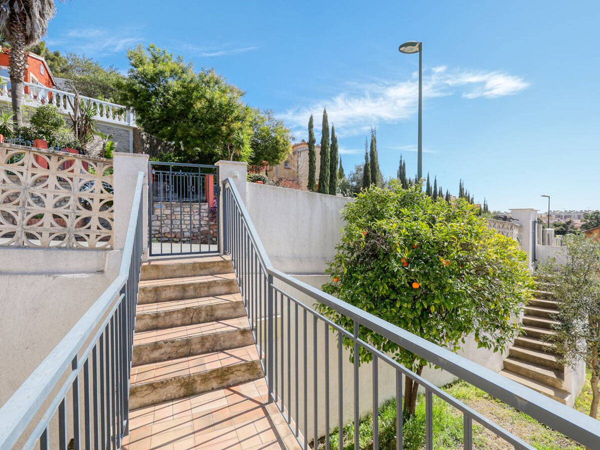 Studio rénové avec terrasse, 2 min du centre Lavandou - Photo 17