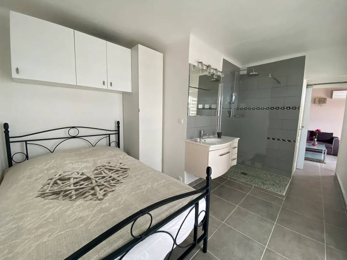 Appartement climatisé vue mer et plage privée au Lavandou - Photo 12