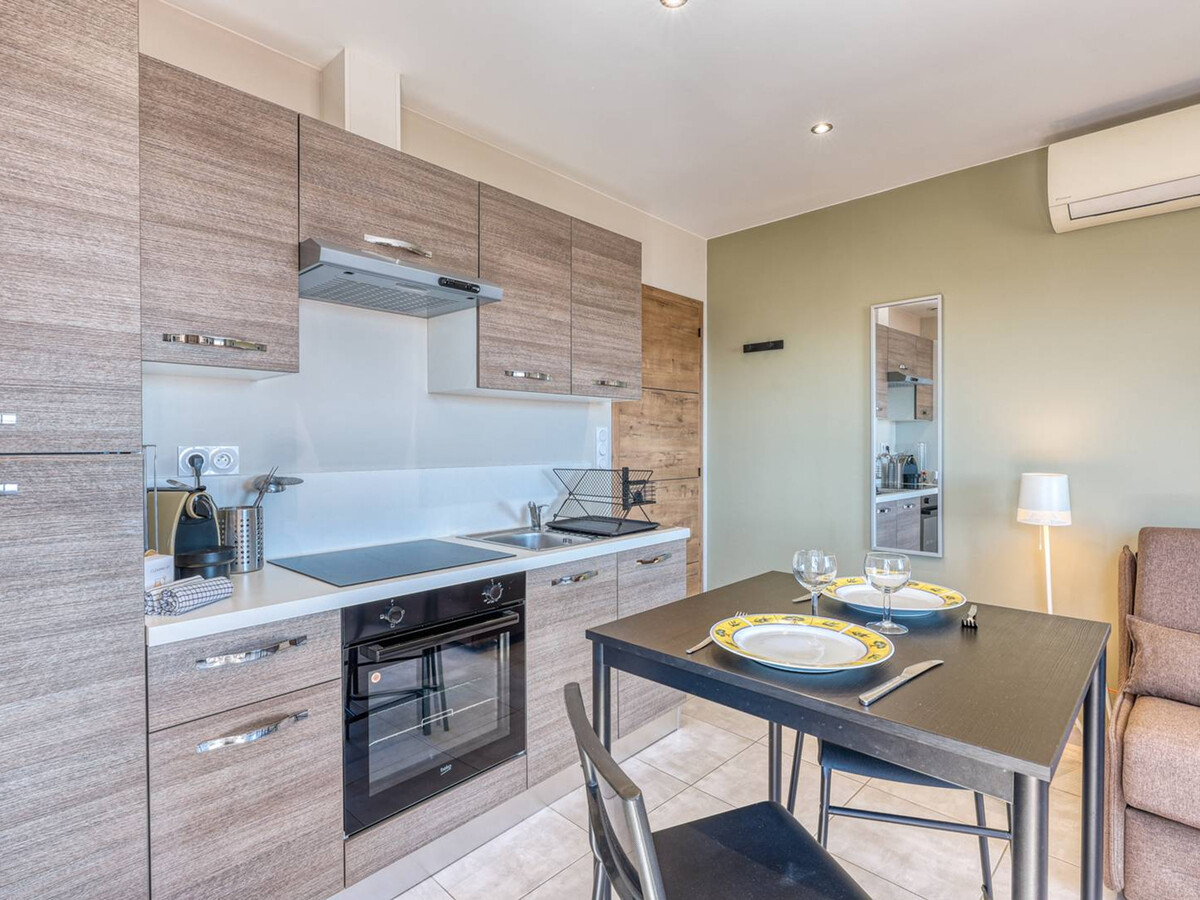 Appartement climatisé centre Le Lavandou, vue mer - Photo 3