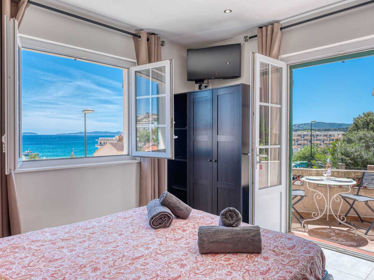Appartement climatisé centre Le Lavandou, vue mer - Photo 9