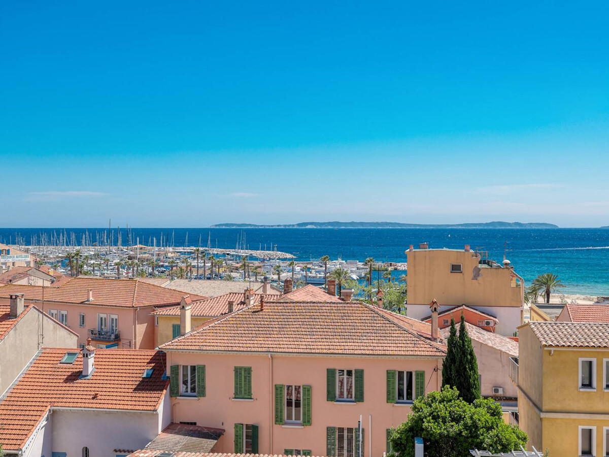 Appartement climatisé centre Le Lavandou, vue mer - Photo 14