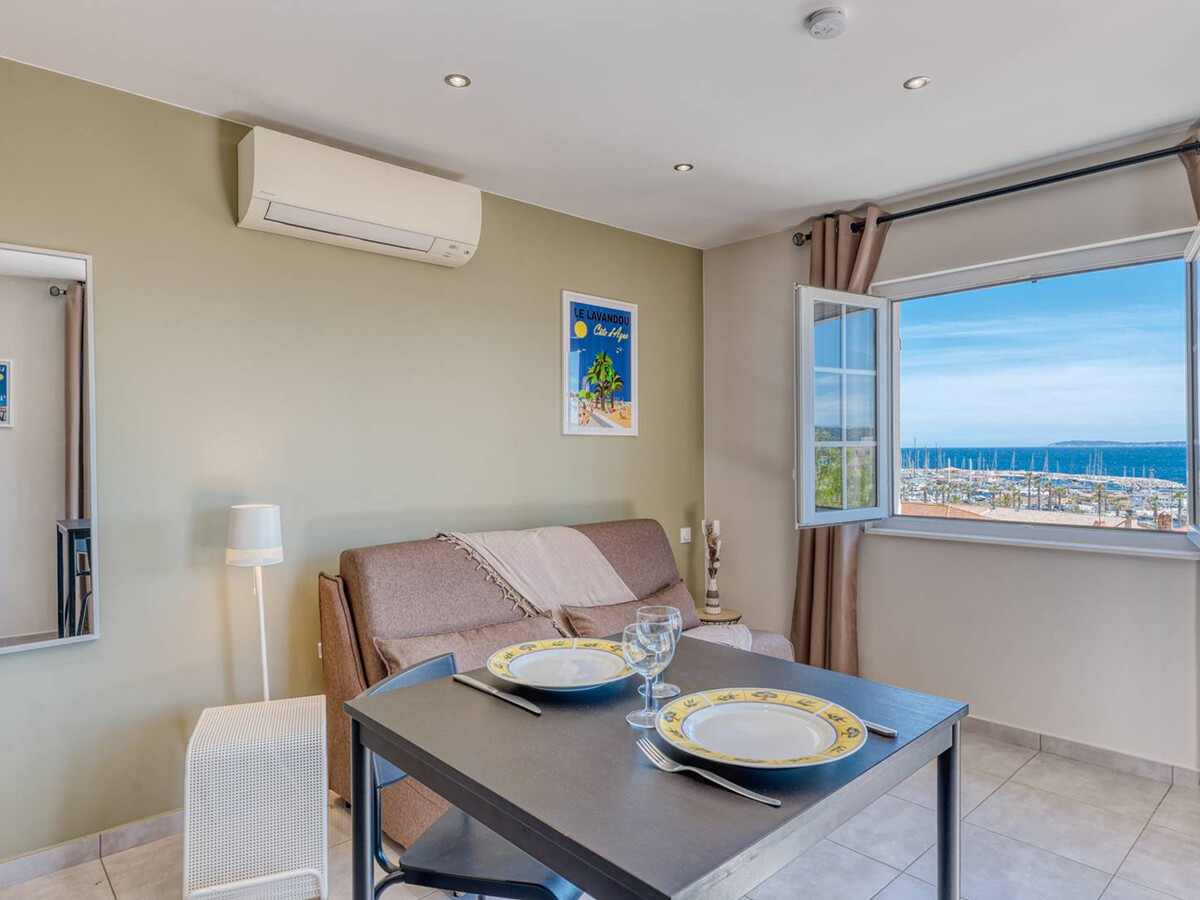 Appartement climatisé centre Le Lavandou, vue mer - Photo 16