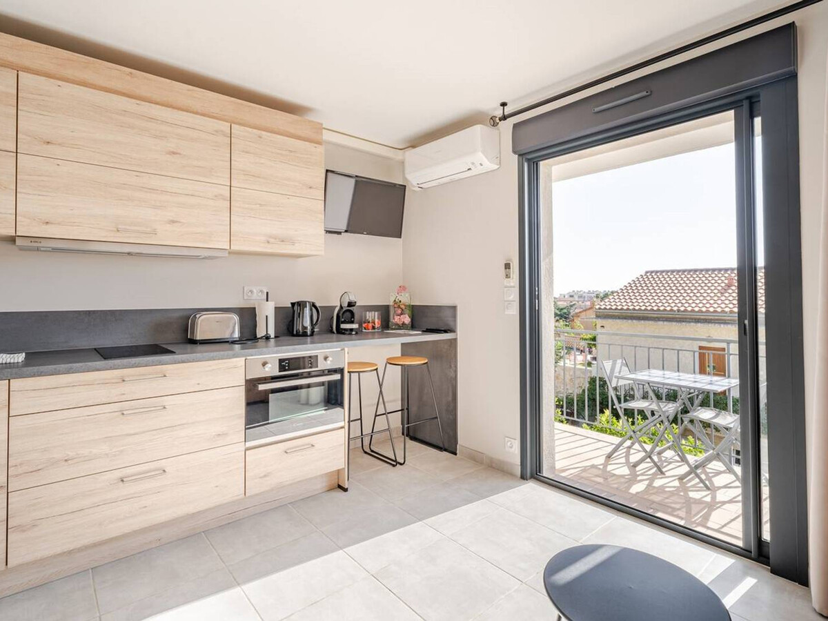 Studio rénové avec terrasse, 4 min de la plage - Photo 6