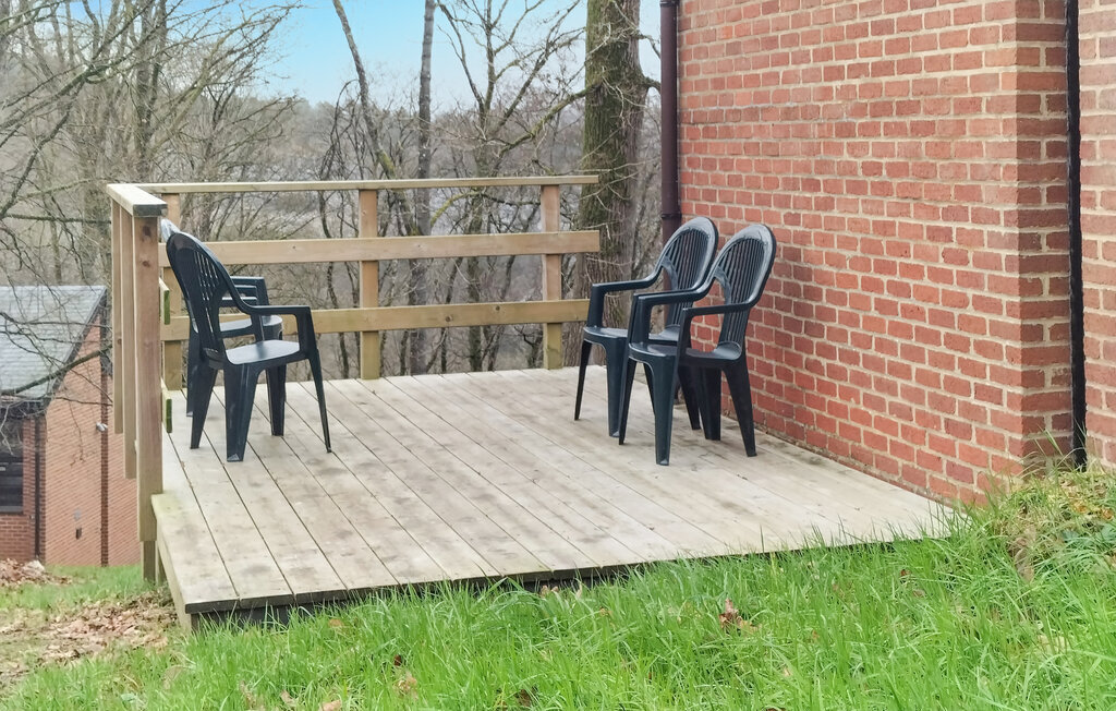 Maison rustique Hastière avec terrasse bois et poêle - Photo 2