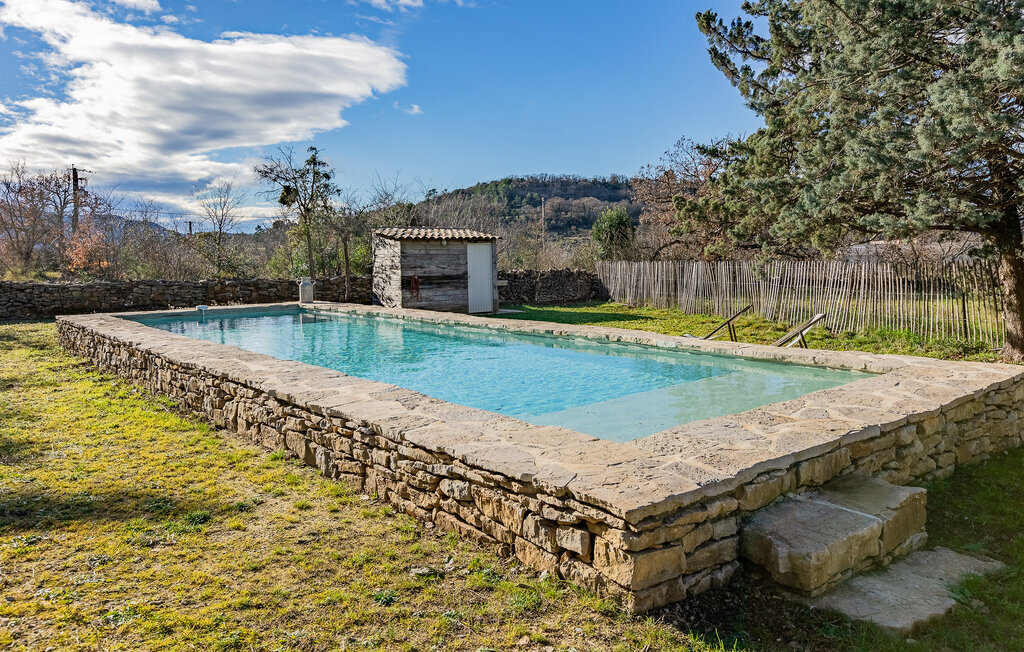 Maison en pierre avec piscine partagée au Rouet - Photo 1