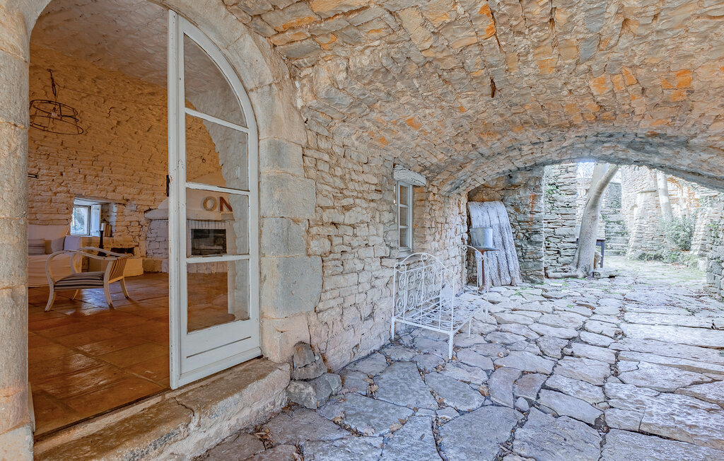 Maison en pierre avec piscine partagée au Rouet - Photo 2