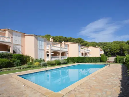 Location appartement à Begur, Appartement à Begur avec jardin, piscine et terrasse, à 2 km des plages