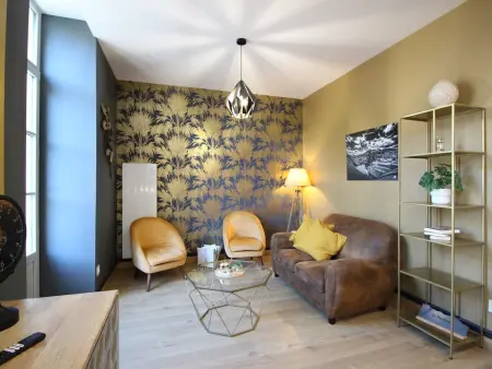 T2 bis Art Déco avec balcon à 50m² près des Thermes : photo 4