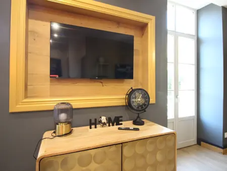 T2 bis Art Déco avec balcon à 50m² près des Thermes : photo 8