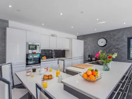 Villa 250 m² avec piscine privée à 400 m de la plage des Lecques : photo 3