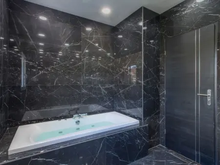 Villa 250 m² avec piscine privée à 400 m de la plage des Lecques : photo 24