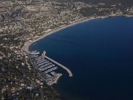 Villa 250 m² avec piscine privée à 400 m de la plage des Lecques : photo 32