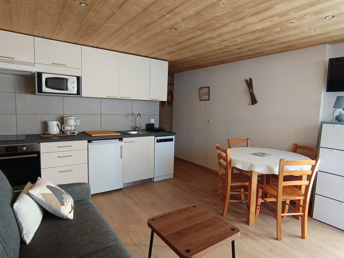 Studio rénové plein sud, 32 m², balcon et parking - Photo 2