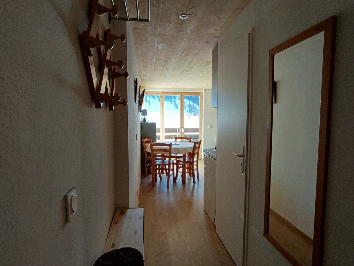 Studio rénové plein sud, 32 m², balcon et parking - Photo 9