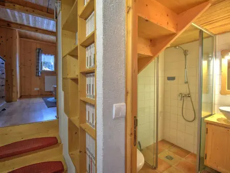 Chalet atypique de 25 m² près du centre de Morzine, parking : photo 5