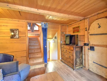 Chalet atypique de 25 m² près du centre de Morzine, parking : photo 6