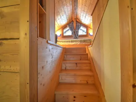Chalet atypique de 25 m² près du centre de Morzine, parking : photo 9