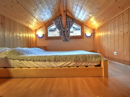 Chalet atypique de 25 m² près du centre de Morzine, parking : photo 12