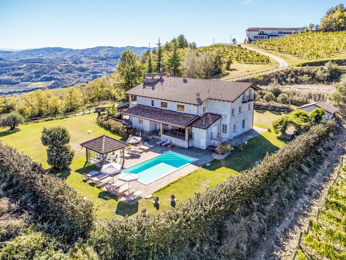 Villa Creviolo - Gîte 30 pers. avec piscine à Loazzolo - Photo 2