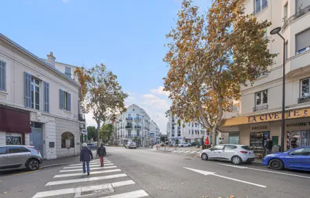 Appartement 4 pers. au cœur d'Antibes, vue sur les rues : photo 8