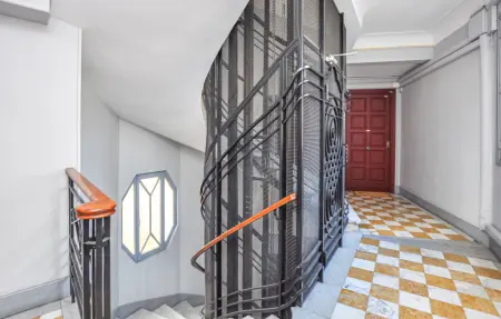 Appartement 4 pers. au cœur d'Antibes, vue sur les rues : photo 13
