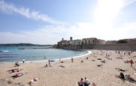 Appartement 4 pers. au cœur d'Antibes, vue sur les rues : photo 18
