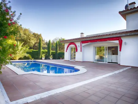 Location gite à Pals, Villa avec piscine privée - 8 pers.