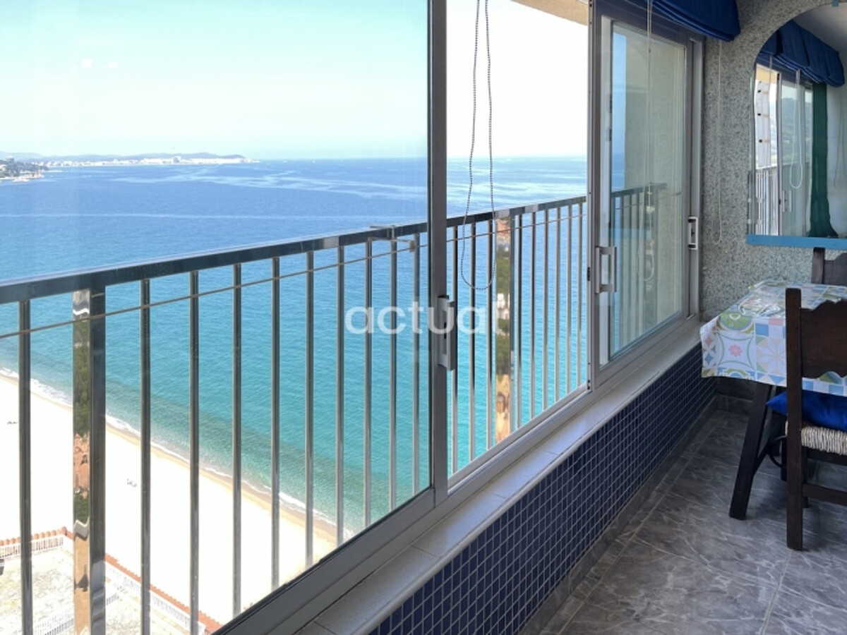 Appartement 20e étage première ligne de plage à Platja d'Aro - Photo 1
