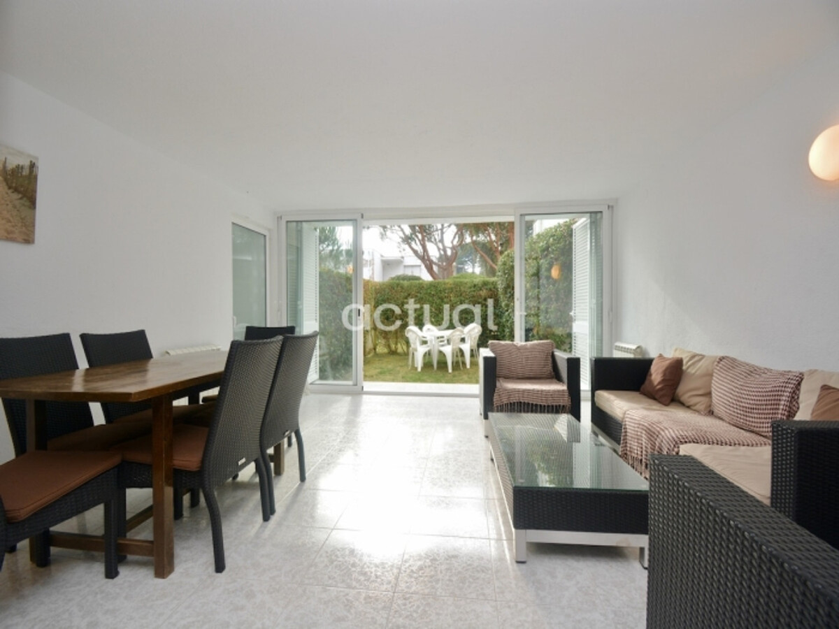 Appartement 2 chambres, 400m plage, jardin et piscine - Photo 3