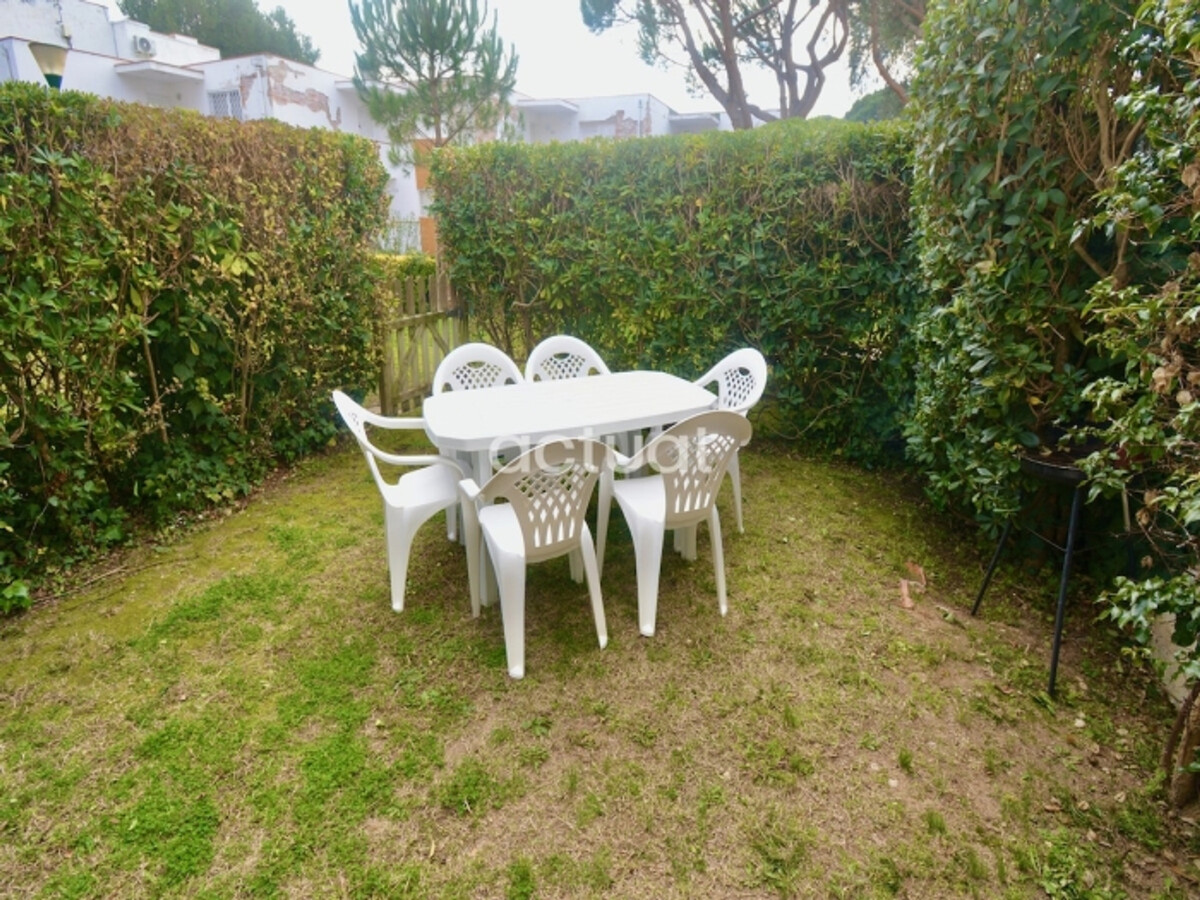 Appartement 2 chambres, 400m plage, jardin et piscine - Photo 8