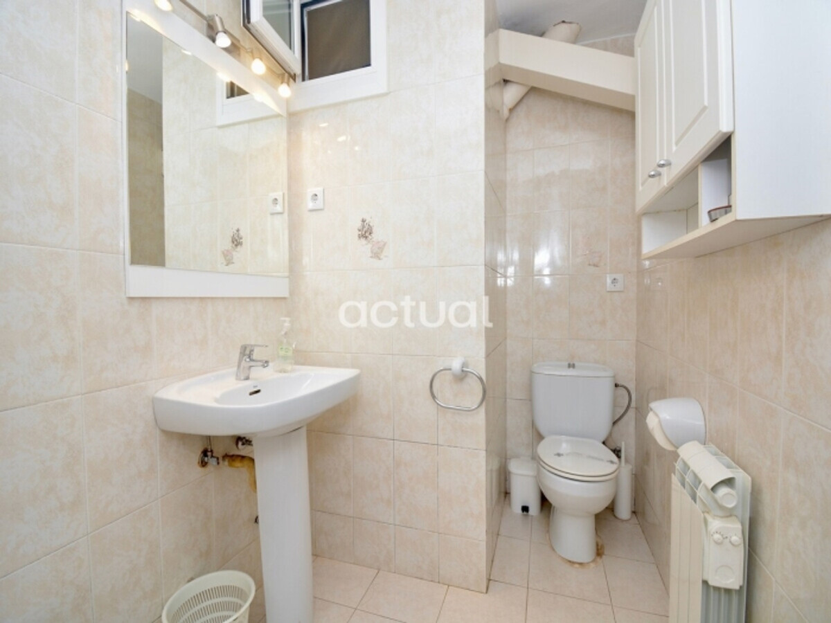 Appartement 2 chambres, 400m plage, jardin et piscine - Photo 17