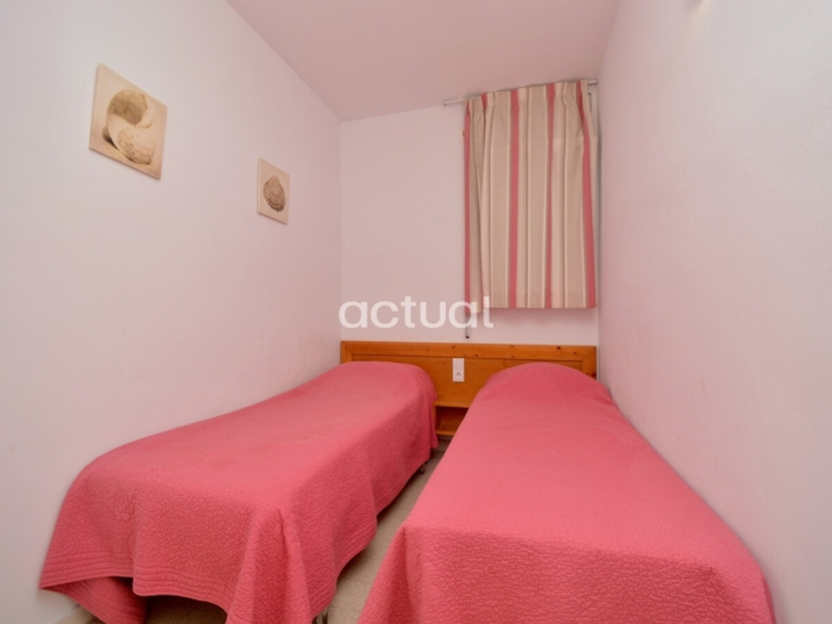 Appartement 2 chambres, 400m plage, jardin et piscine - Photo 23