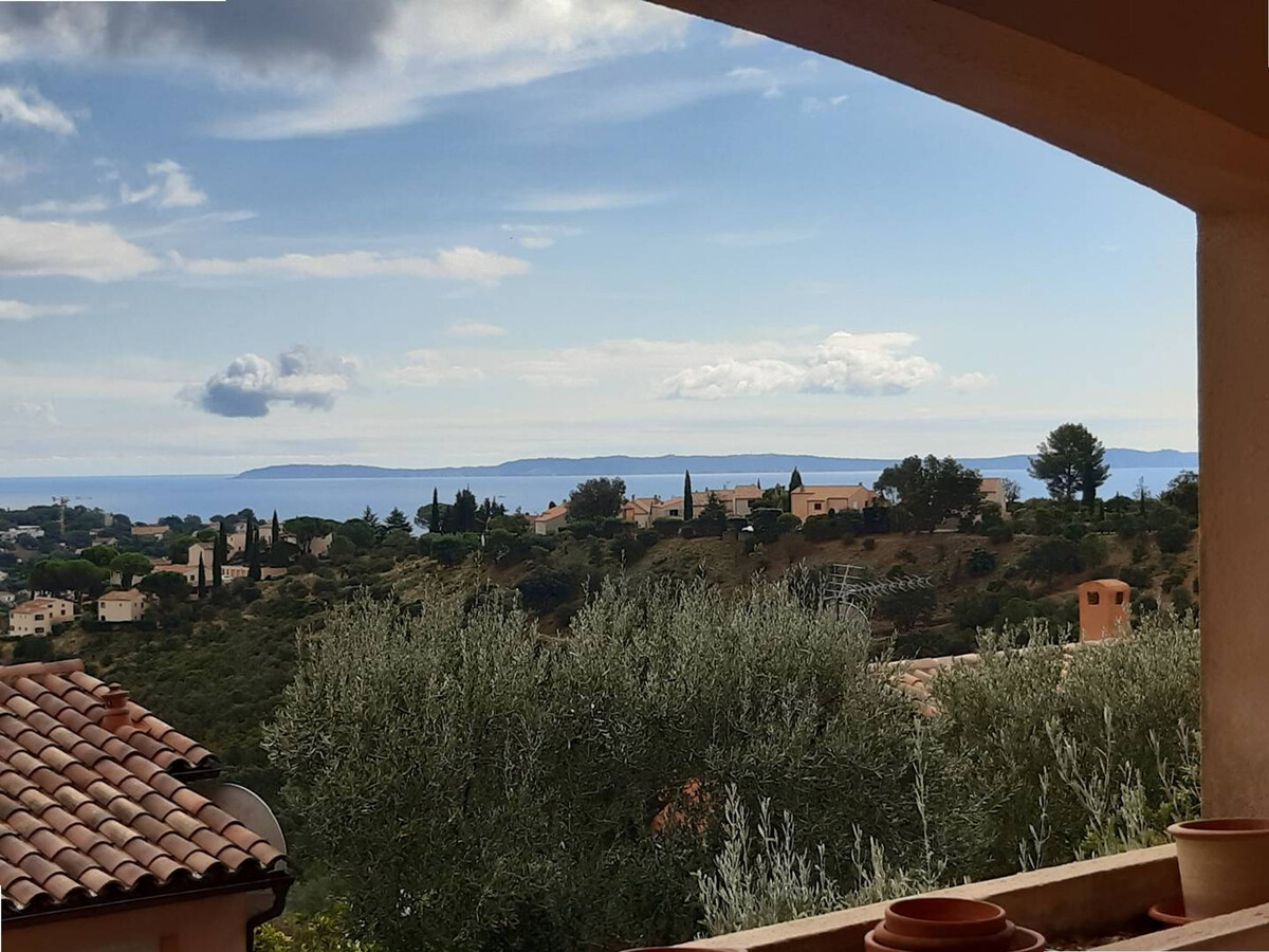 Maison 3 chambres vue mer, terrasse 30m², Bormes-les-Mimosas - Photo 2