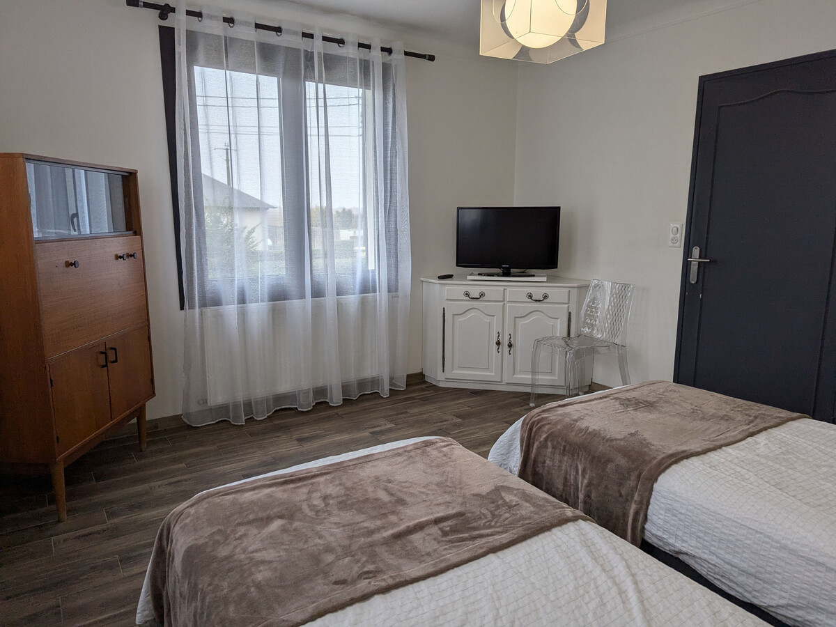 Gîte moderne 8 personnes, jardin et terrasse à Épieds-en-Beauce - Photo 11