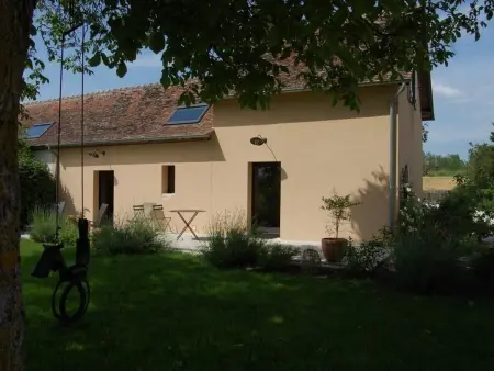Gîte Loire 4 personnes, corps de ferme 18ème avec terrasse : photo 17