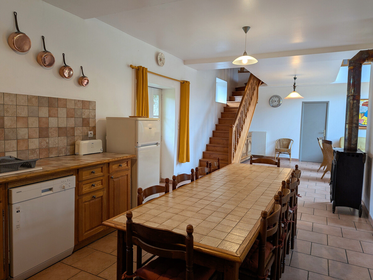 Gîte en ancienne grange, 8 personnes, terrasse et forêt - Photo 3