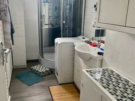 F3 lumineux 61m² avec loggia - Amélie-les-Bains : photo 7