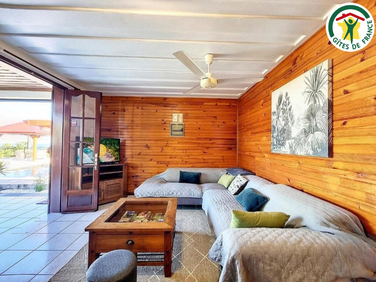 Gîte 4 pers à Saint-Pierre : piscine, vue océan et baleines - Photo 3