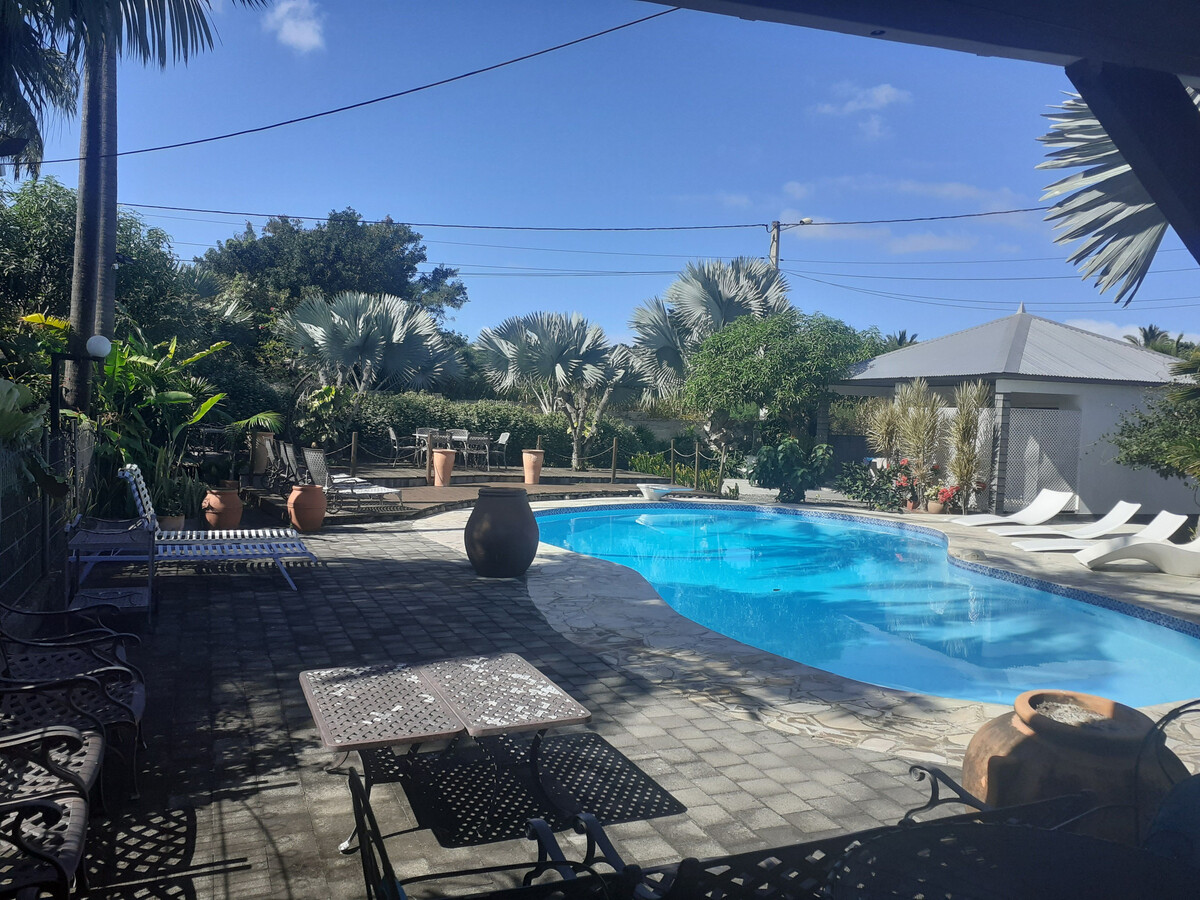 Gîte Le Ravenal – 4 pers., piscine et jardin arboré - Photo 2