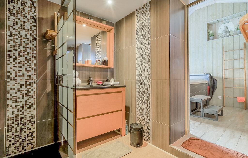 Superb gite with jacuzzi, Maison 4 personnes à ERINGHEM - Photo 20