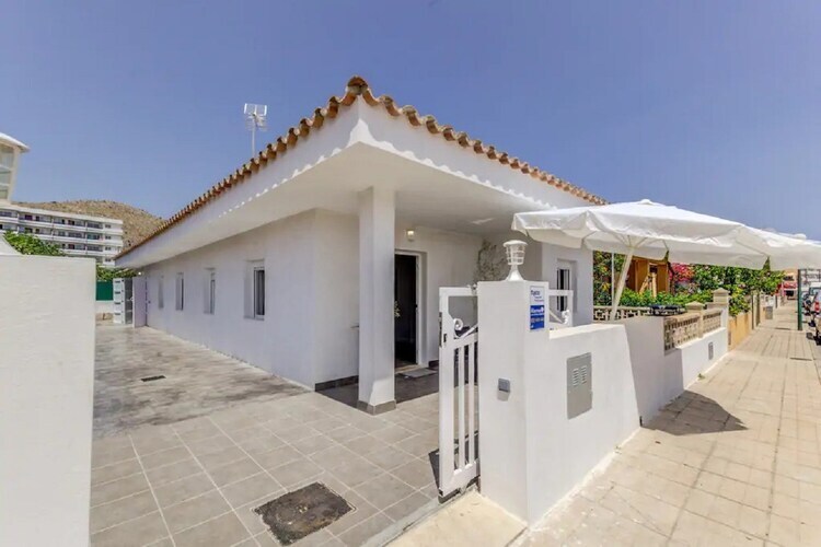 Villa Casa Blanca : 4 chambres, piscine à 500 m de la plage - Photo 1