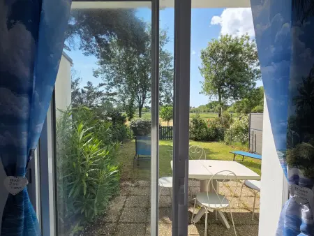 Maison rénovée près de la mer avec 2 piscines, parking et animaux acceptés - Photo 8