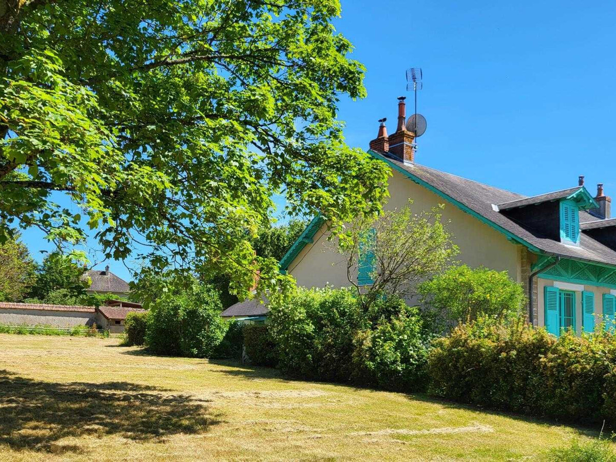 Gîte 8 pers. avec jardin clos 2000 m² à Lurcy-Lévis - Photo 1