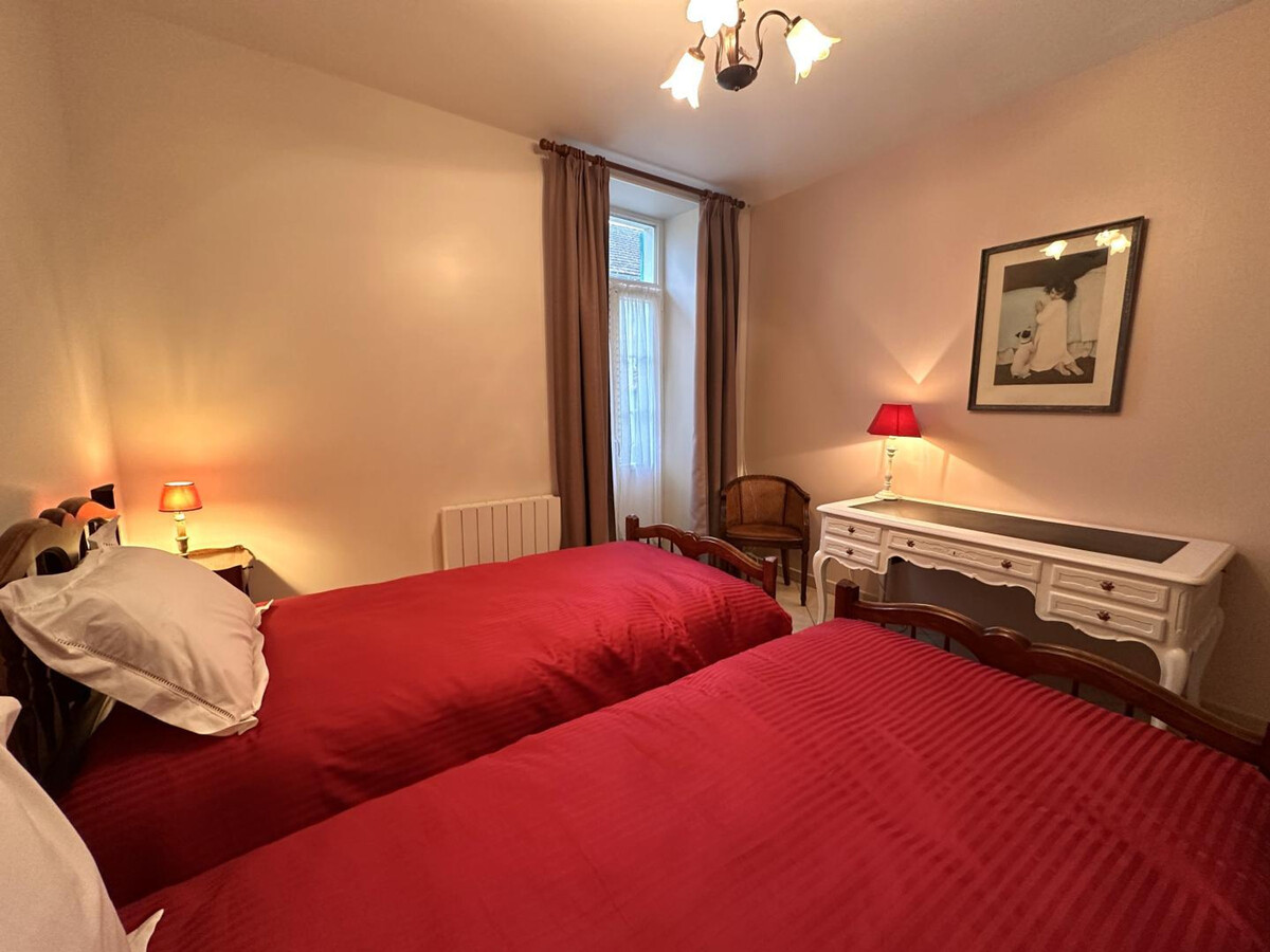 Gîte 8 pers. avec jardin clos 2000 m² à Lurcy-Lévis - Photo 10