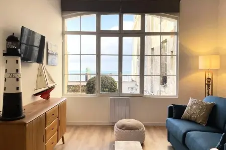 Location appartement à Trouville sur Mer, Accès à la plage privée Le Sunset avec vue sur la mer