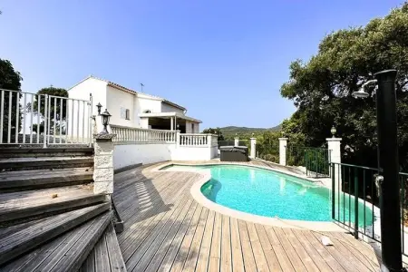 Location appartement à LA LONDE LES MAURES