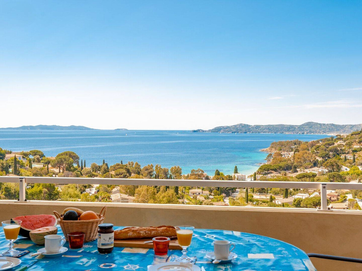 Appartement 4 pers. terrasse Sud-Ouest et parking au Lavandou - Photo 1